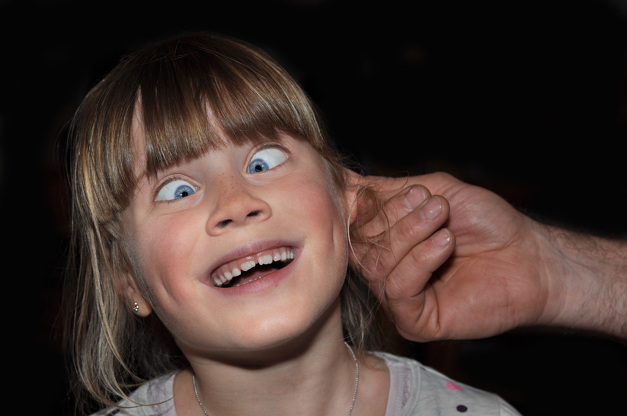 公职人员代孕：NF宝贝(国际)生殖的婴儿耳洞里有黄痂（NF宝贝(国际)生殖的婴儿耳洞口有黄痂）